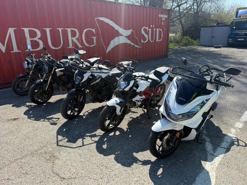 Motociclete și scuter de școală, parcate în poligonul Auto Euxin din Constanța