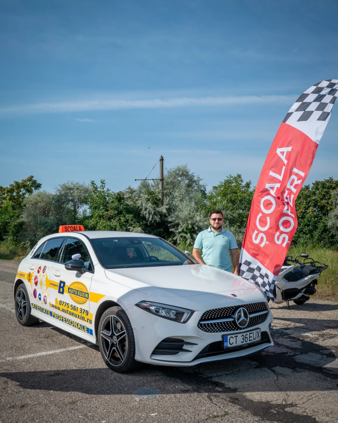 Mercedes categoria B — vedere laterală