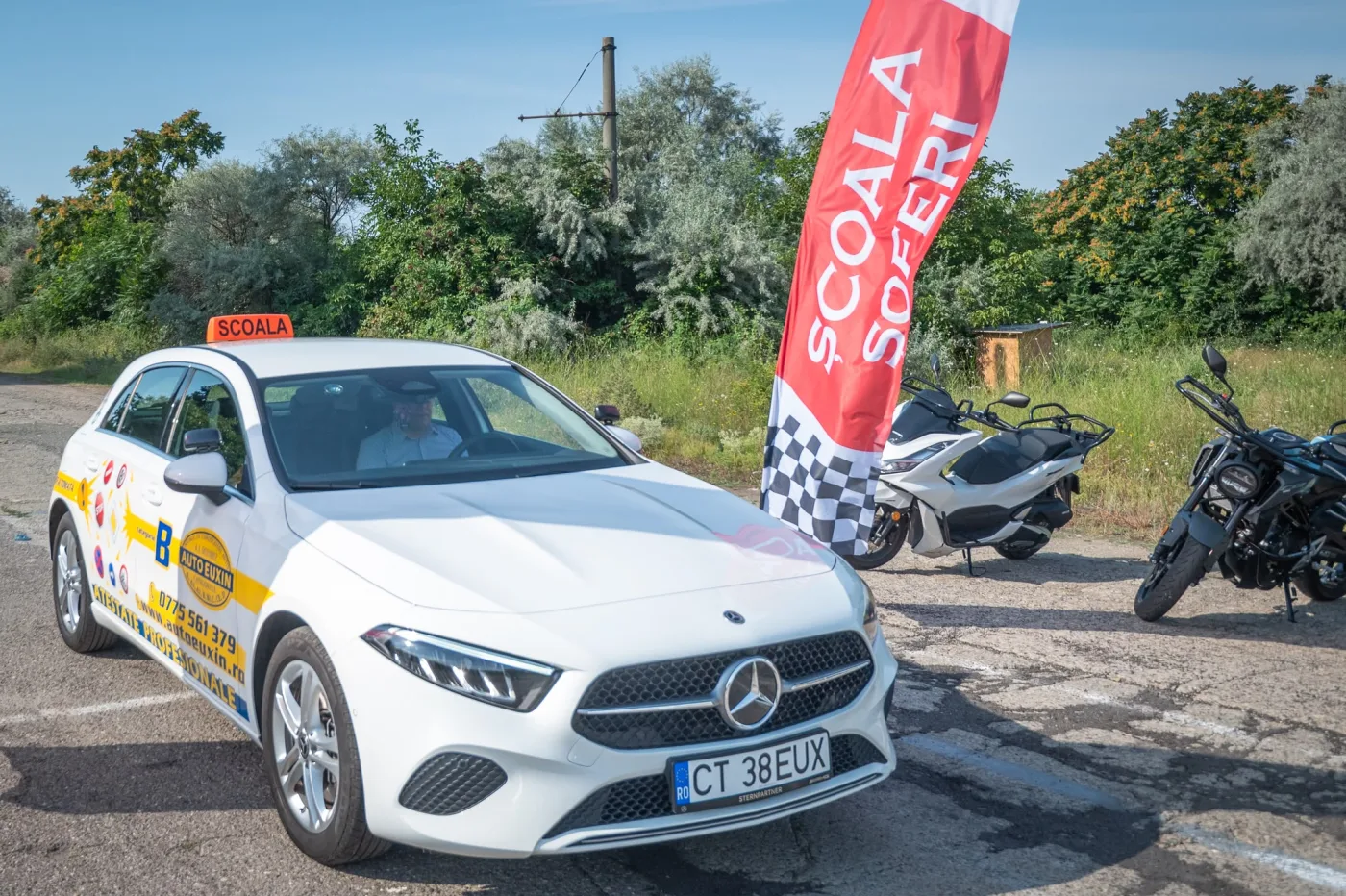 Mercedes categoria B — detaliu exterior