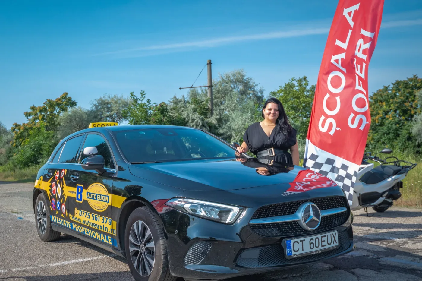 Mercedes categoria B — vedere față-lateral