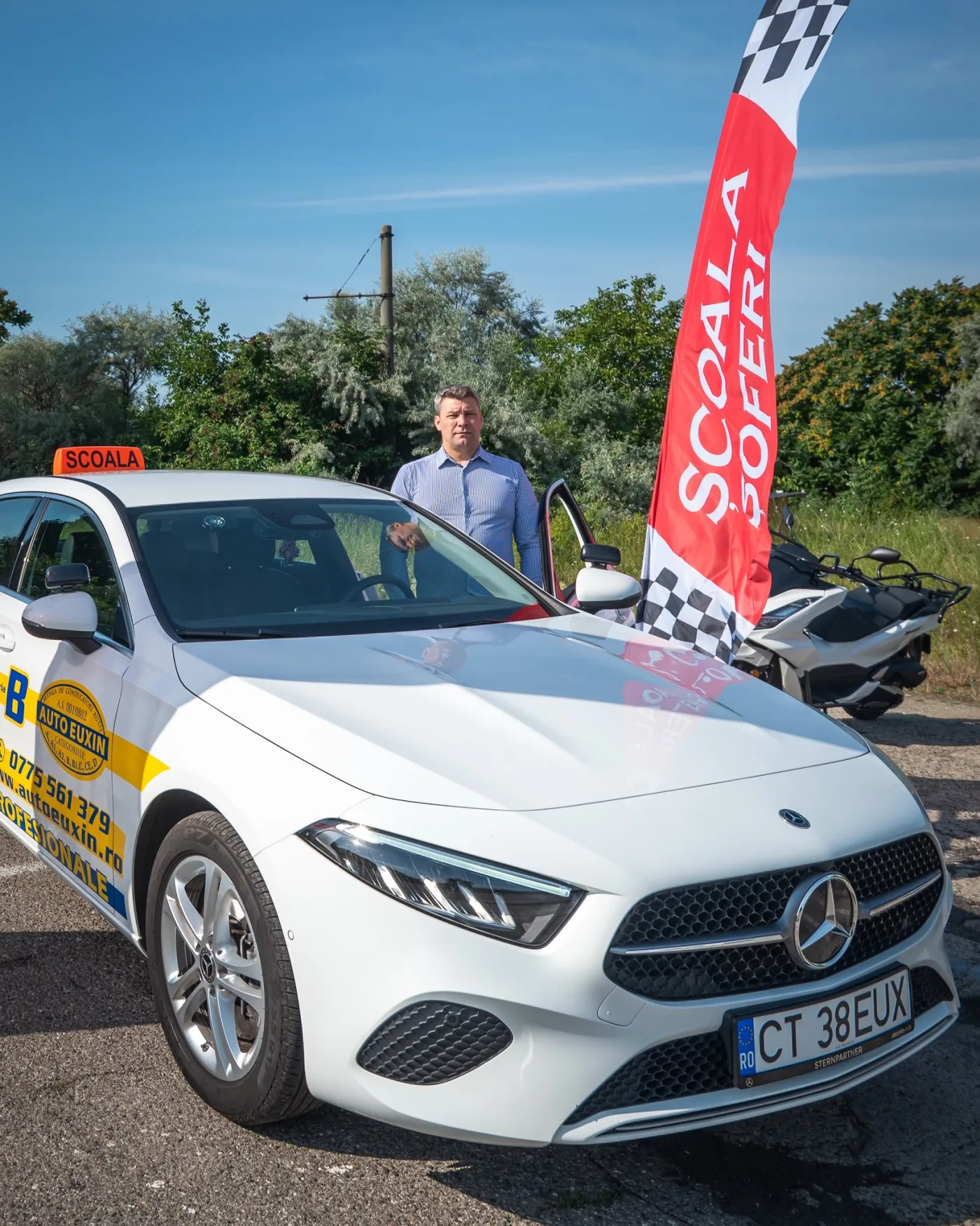 Mercedes categoria B — autoturism școală