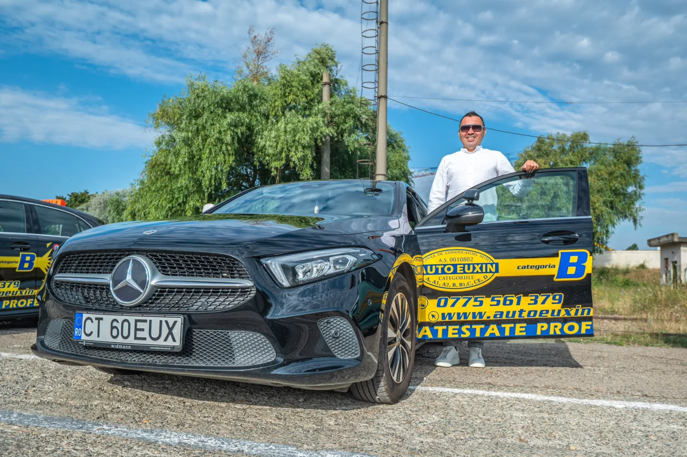 Mercedes categoria B — vedere din parcare